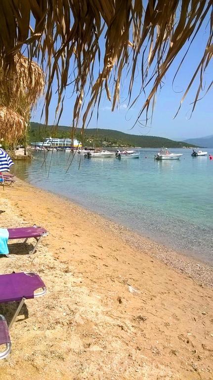 Ammos Beach Glifa  Luaran gambar